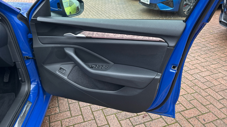 Skoda Superb 2.0 TDI 193 Laurin + Klement 4X4 5dr DSG Diesel Estate